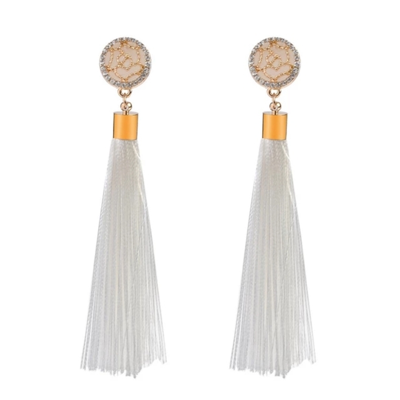 Jasmeng Jewelry - New!!! Lovely 🥰 White Tassel Earrings 😘